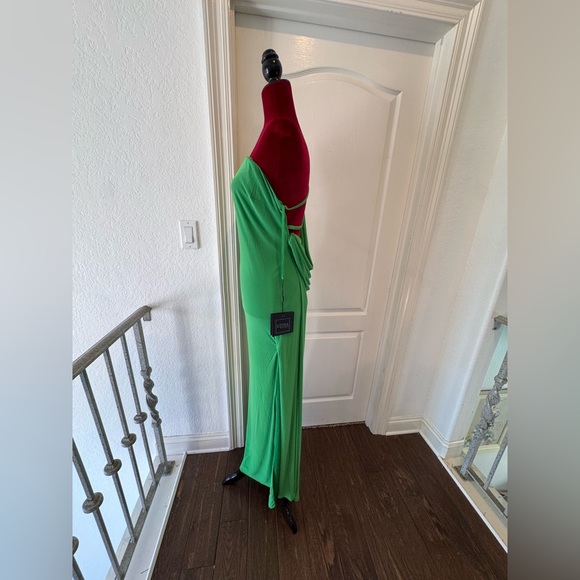 NWT Mac Duggal Sz 8 Elegant One-Shoulder Kelly Green Dress with high slit 26512 - Picture 7 of 8